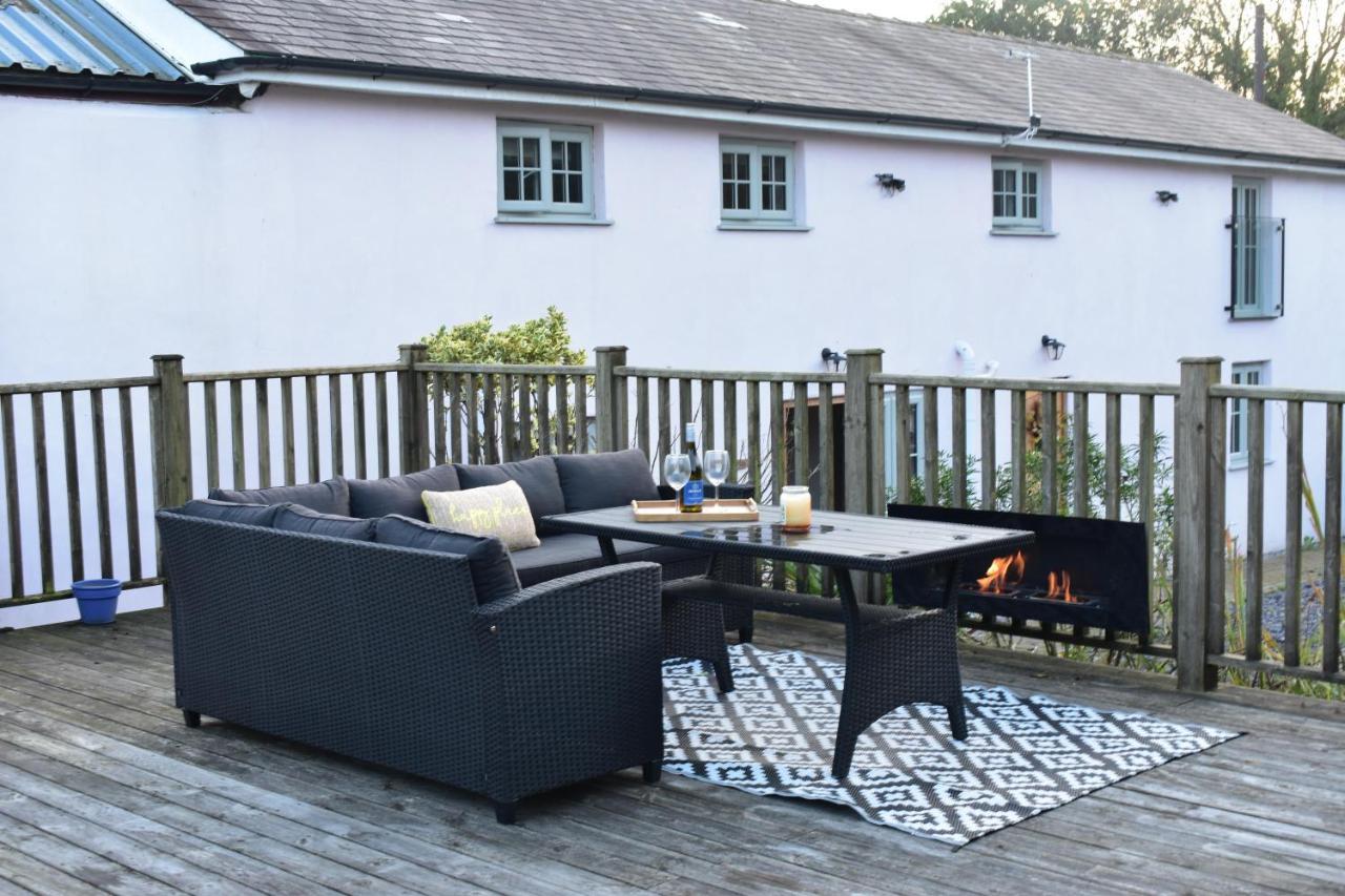 Luxury 2-Bed Barn Conversion In Llansteffan Carmarthen Eksteriør billede
